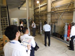 水素実験棟視察