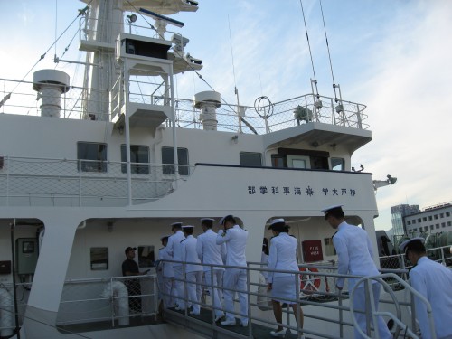 At the training ship " Fukae-maru "