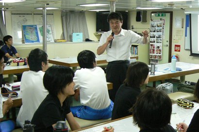 深江丸学生ホールでの模擬講義