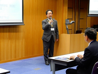 1. 学部長挨拶・大学現況報告