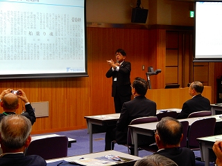 2. 卒業生による記念講演